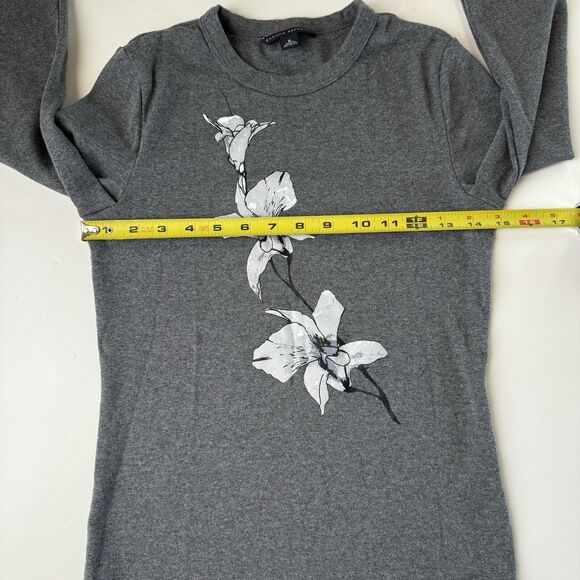 Banana Republic Women’s 3/4 Sleeve Flower Print Top Gray Small - Picture 4 of 12
